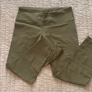 Lululemon Wonder Under Crop